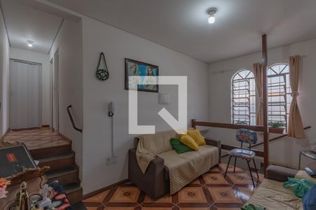 Sala de casa à venda com 2 quartos, 100m² em Serrano, Belo Horizonte