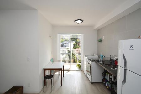 Sala/Cozinha de apartamento para alugar com 2 quartos, 38m² em Jardim Alfredo, São Paulo