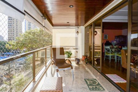 Apartamento à venda com 4 quartos, 316m² em Cambuí, Campinas