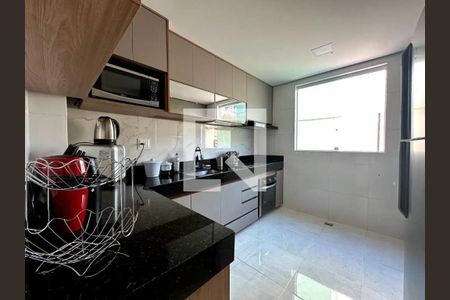 Foto 04 de apartamento à venda com 2 quartos, 73m² em Arvoredo II, Contagem