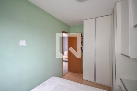 Quarto 1 de apartamento para alugar com 2 quartos, 52m² em Ouro Verde, Nova Iguaçu