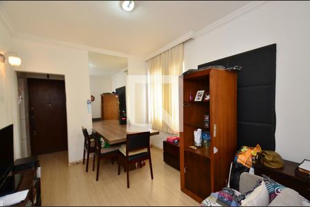 Apartamento à venda com 67m², 2 quartos e 1 vagaSala