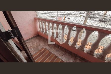 Casa à venda com 125m², 3 quartos e 4 vagas Casa à venda com 125m², 3 quartos e 4 vagasSacada do Quarto 2