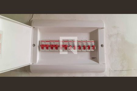 Casa à venda com 125m², 3 quartos e 4 vagas Casa à venda com 125m², 3 quartos e 4 vagasQuadro de Luz