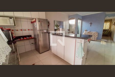 Casa à venda com 125m², 3 quartos e 4 vagas Casa à venda com 125m², 3 quartos e 4 vagasCozinha
