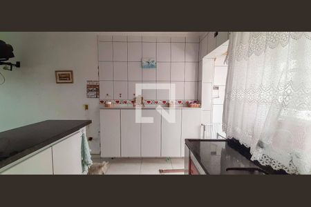 Casa à venda com 125m², 3 quartos e 4 vagas Casa à venda com 125m², 3 quartos e 4 vagasCozinha