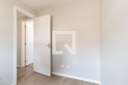 Quarto 1 de apartamento para alugar com 3 quartos, 56m² em Cidade Industrial, Curitiba