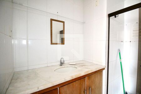 Banheiro de apartamento para alugar com 1 quarto, 62m² em Amaralina, Salvador