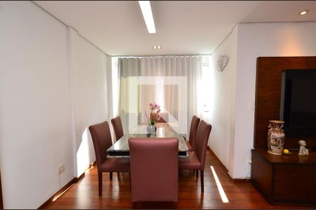 Sala 2 ambientes de apartamento para alugar com 3 quartos, 100m² em Colégio Batista, Belo Horizonte