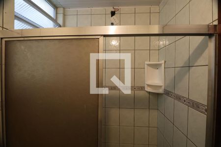 Banheiro de kitnet/studio para alugar com 1 quarto, 80m² em Rio Branco, Canoas