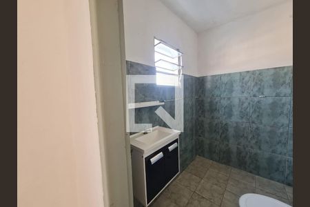 Banheiro Social de casa para alugar com 1 quarto, 30m² em Jardim Jovaia, Guarulhos