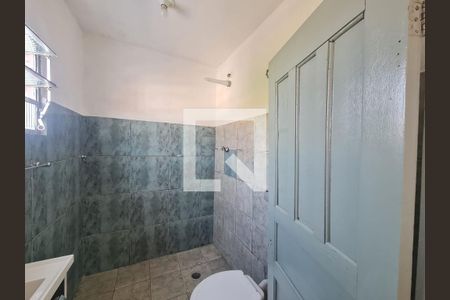 Banheiro Social de casa para alugar com 1 quarto, 30m² em Jardim Jovaia, Guarulhos