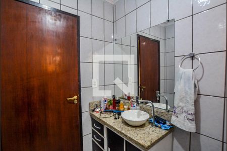 Banheiro 1 de casa à venda com 2 quartos, 150m² em Jardim Itapoan, Santo André