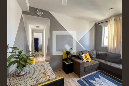 Sala de apartamento para alugar com 2 quartos, 40m² em Vila Zat, São Paulo