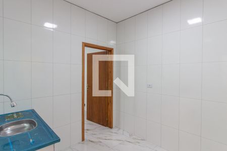 Cozinha de casa para alugar com 1 quarto, 25m² em Vila Jacuí, São Paulo