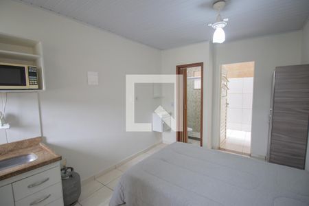 Quarto de kitnet/studio para alugar com 1 quarto, 18m² em Itaúna, São Gonçalo