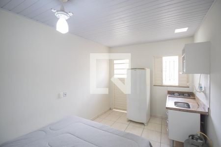 Quarto de kitnet/studio para alugar com 1 quarto, 18m² em Itaúna, São Gonçalo