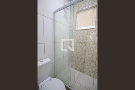 Banheiro de kitnet/studio para alugar com 1 quarto, 18m² em Itaúna, São Gonçalo