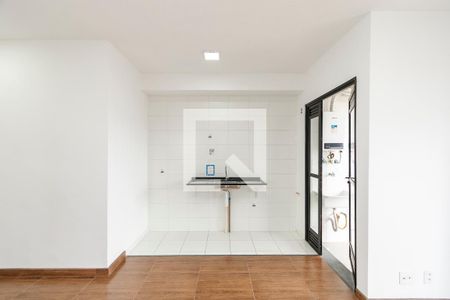 Sala/ Cozinha de apartamento para alugar com 2 quartos, 42m² em Parque Maria Helena, São Paulo