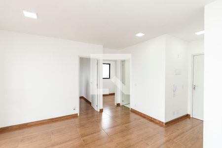 Sala/ Cozinha de apartamento para alugar com 2 quartos, 42m² em Parque Maria Helena, São Paulo