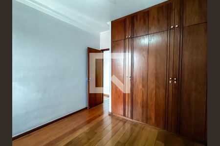 Quarto de apartamento à venda com 3 quartos, 98m² em Sagrada Família, Belo Horizonte