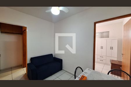 Sala de apartamento para alugar com 1 quarto, 45m² em Tupi, Praia Grande