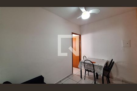 Sala de apartamento para alugar com 1 quarto, 45m² em Tupi, Praia Grande