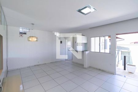 Sala de casa para alugar com 3 quartos, 104m² em Santa Amelia, Belo Horizonte