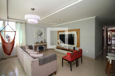 Sala de casa para alugar com 3 quartos, 110m² em Olaria, Rio de Janeiro