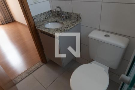 Banheiro de apartamento para alugar com 2 quartos, 40m² em Cabral, Contagem