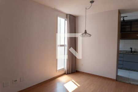 Sala de apartamento para alugar com 2 quartos, 40m² em Cabral, Contagem