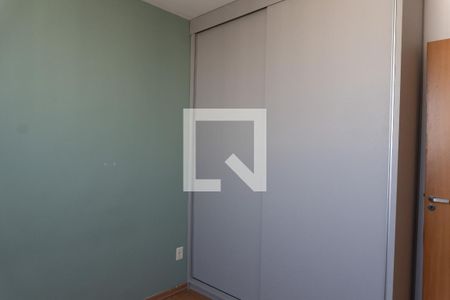 Quarto 2 de apartamento para alugar com 2 quartos, 40m² em Cabral, Contagem