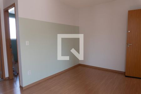 Sala de apartamento para alugar com 2 quartos, 40m² em Cabral, Contagem