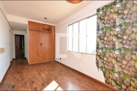 Sala de apartamento para alugar com 2 quartos, 58m² em Sagrada Família, Belo Horizonte