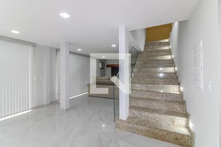 Sala de casa de condomínio para alugar com 5 quartos, 200m² em Vargem Grande, Rio de Janeiro