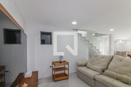 Sala de casa de condomínio para alugar com 5 quartos, 200m² em Vargem Grande, Rio de Janeiro