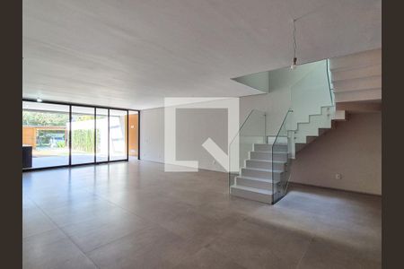 Sala  de casa de condomínio à venda com 4 quartos, 480m² em Barra da Tijuca, Rio de Janeiro