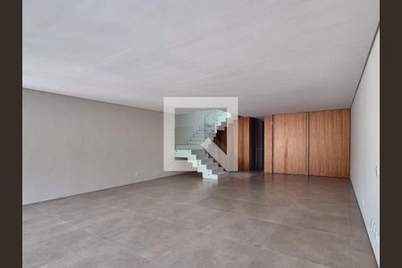 Sala  de casa de condomínio à venda com 4 quartos, 480m² em Barra da Tijuca, Rio de Janeiro