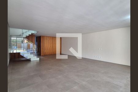 Sala  de casa de condomínio à venda com 4 quartos, 480m² em Barra da Tijuca, Rio de Janeiro