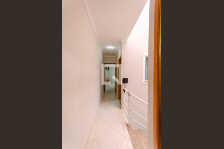 Corredor de casa à venda com 3 quartos, 104m² em Parque Maria Domitila, São Paulo