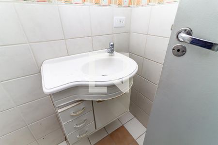 Lavabo de casa para alugar com 7 quartos, 280m² em Água Branca, São Paulo