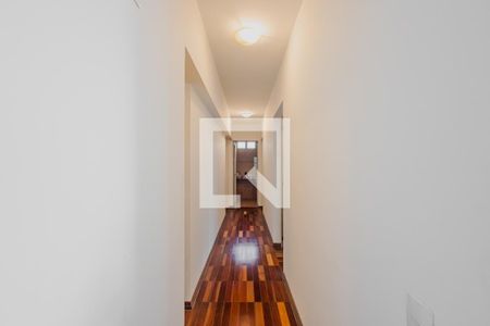 Corredor de apartamento para alugar com 3 quartos, 106m² em Alto de Pinheiros, São Paulo