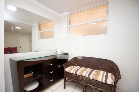 Sala de apartamento para alugar com 3 quartos, 98m² em Qnl 4, Brasília