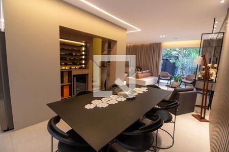 Sala de Jantar de casa à venda com 4 quartos, 247m² em Granja Julieta, São Paulo