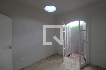 Quarto 2 de casa para alugar com 3 quartos, 280m² em Vila Baby, São Paulo