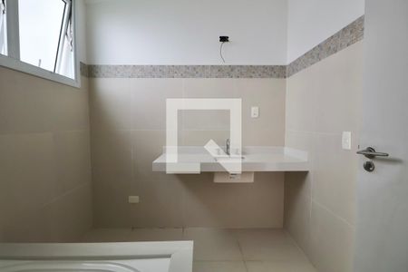 Casa para alugar com 179m², 3 quartos e 3 vagas Casa para alugar com 179m², 3 quartos e 3 vagasBanheiro Suíte 3