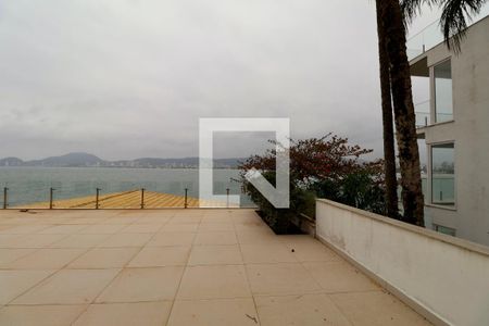 Casa para alugar com 179m², 3 quartos e 3 vagas Casa para alugar com 179m², 3 quartos e 3 vagasVaranda