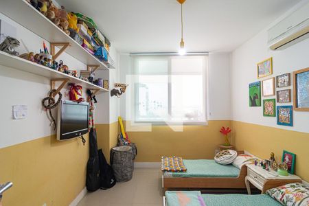 Quarto de apartamento à venda com 2 quartos, 81m² em Charitas, Niterói