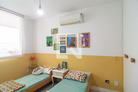 Quarto de apartamento à venda com 2 quartos, 81m² em Charitas, Niterói