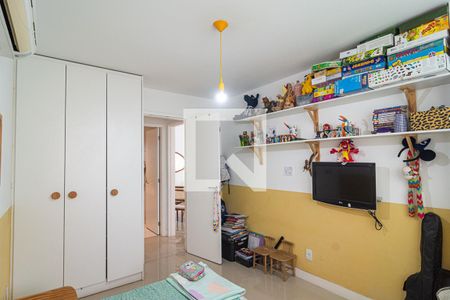 Quarto de apartamento à venda com 2 quartos, 81m² em Charitas, Niterói